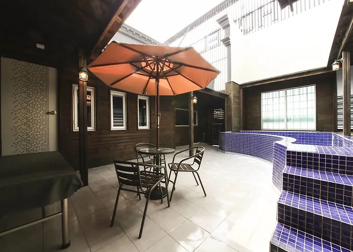Almond Gupo Station Hotel