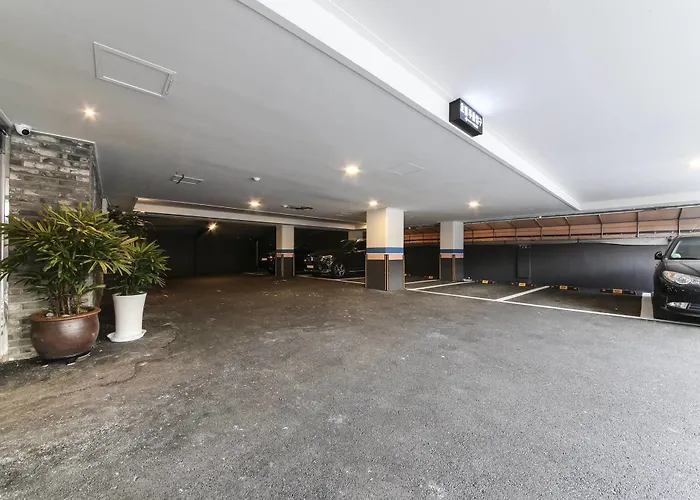Hotel Almond Gupo Station
